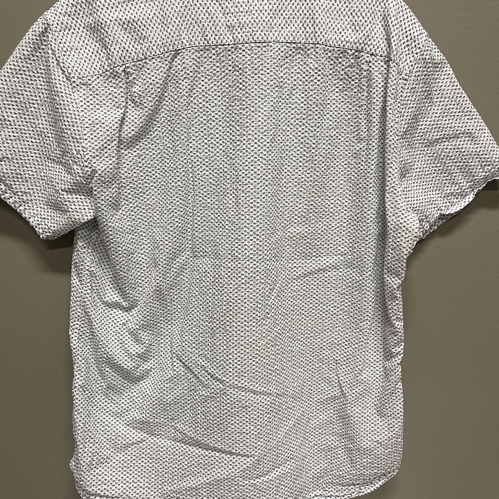 Bonobos White Short-Sleeve Button-Up Shirt with Navy Microprint - Picture 4 of 5